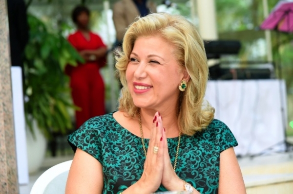 Dominique Ouattara, première dame ivoirienne, soutient les personnes stériles