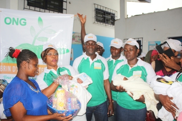 Bien-être des enfants: L’ONG Brin d’Espoir International offre plus de 150 kits de bébé à des mamans