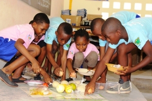 Des écoliers s&#039;activent lors d&#039;un cours du programme Nestlé Healthy Kids