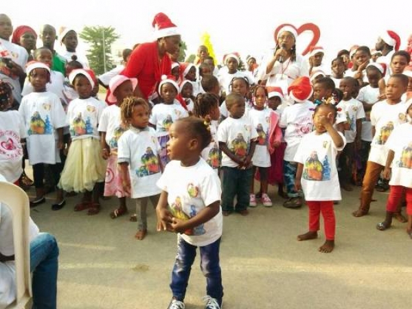 Solidarité Nouvel an : Les enfants des rasta ivoiriens comblés cadeaux