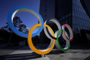 JO 2020: Les anneaux olympiques géants enlevés