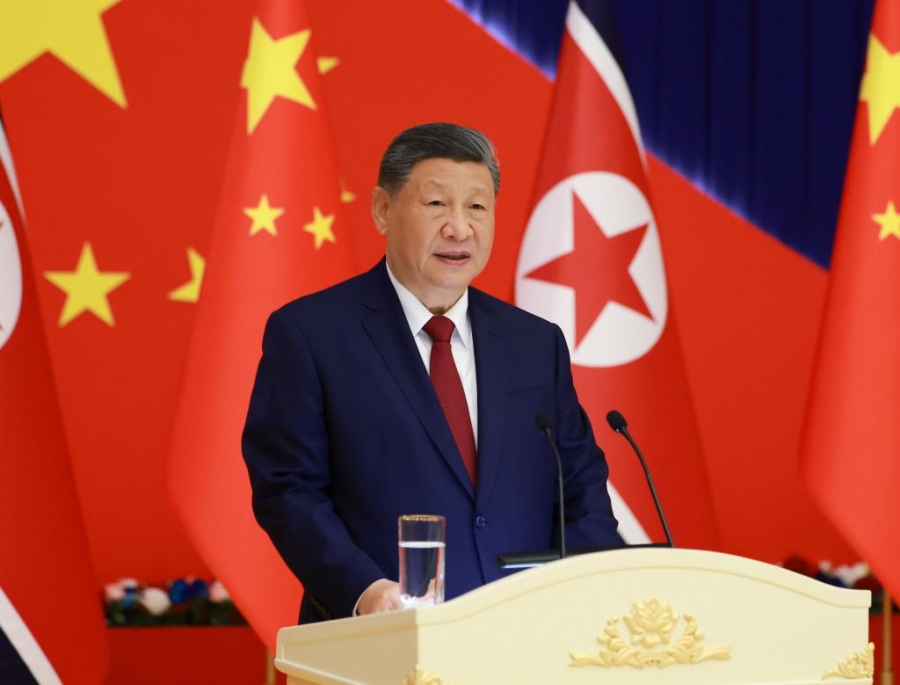 Retour de Xi Jinping à Beijing après sa visite d'Etat en RPDC