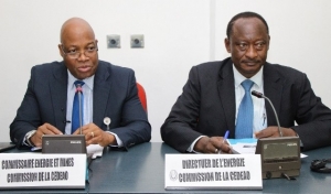 De g. à dr, Dr Morlaye Bangoura et le directeur de l&#039;Energie de la Commission de la CEDEAO, M. Bayaornibe Dabire