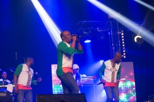 Concert/ Magic Tour 20 ans : Les &quot;Magiciens&quot; mettent Libreville à leurs pieds