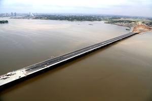 Vue d&#039;un pont en construction à Abidjan. Image d&#039;illustration. (DR)