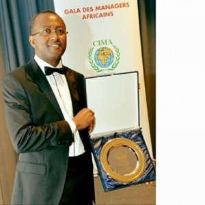 Siriki Sangare, Pdg d&#039;OPes Holding et Président de la Chambre Nationale des Promoteurs et Constructeurs agréés de Côte d&#039;Ivoire, oscar du du XXIXeme Forum Economique de l&#039;Afrique Gagnant, à Paris