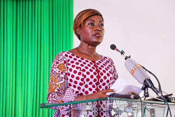 Côte d’Ivoire : la ministre Mariatou Koné lance les tests des équipements du projet &quot;Education numérique&quot;