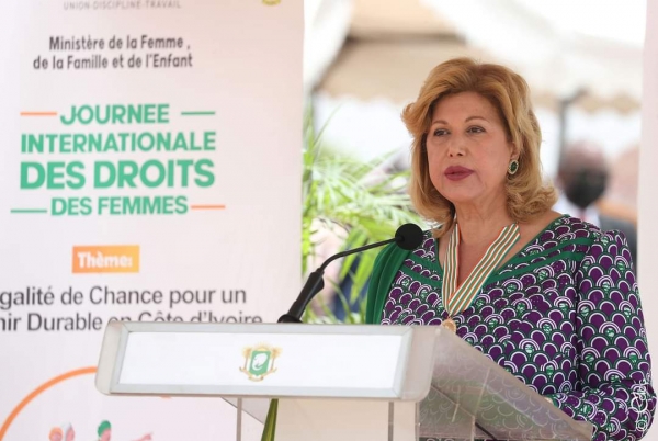 Côte d’Ivoire/ JIF2022 : La Première dame Dominique Ouattara exhorte les femmes à cultiver un climat d’apaisement et de fraternité